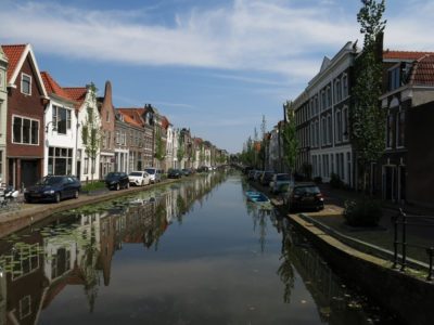 Canal_in_Gouda_(16088664477) - verkleind