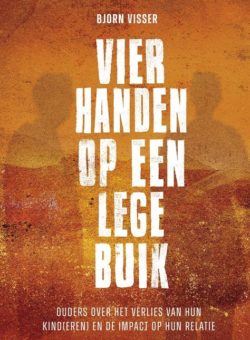 Vier handen op een lege buik -789x1200 - vk